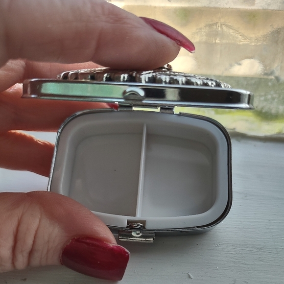 Embellished Silver Pill Case Container Pink Bow - Picture 6 of 11